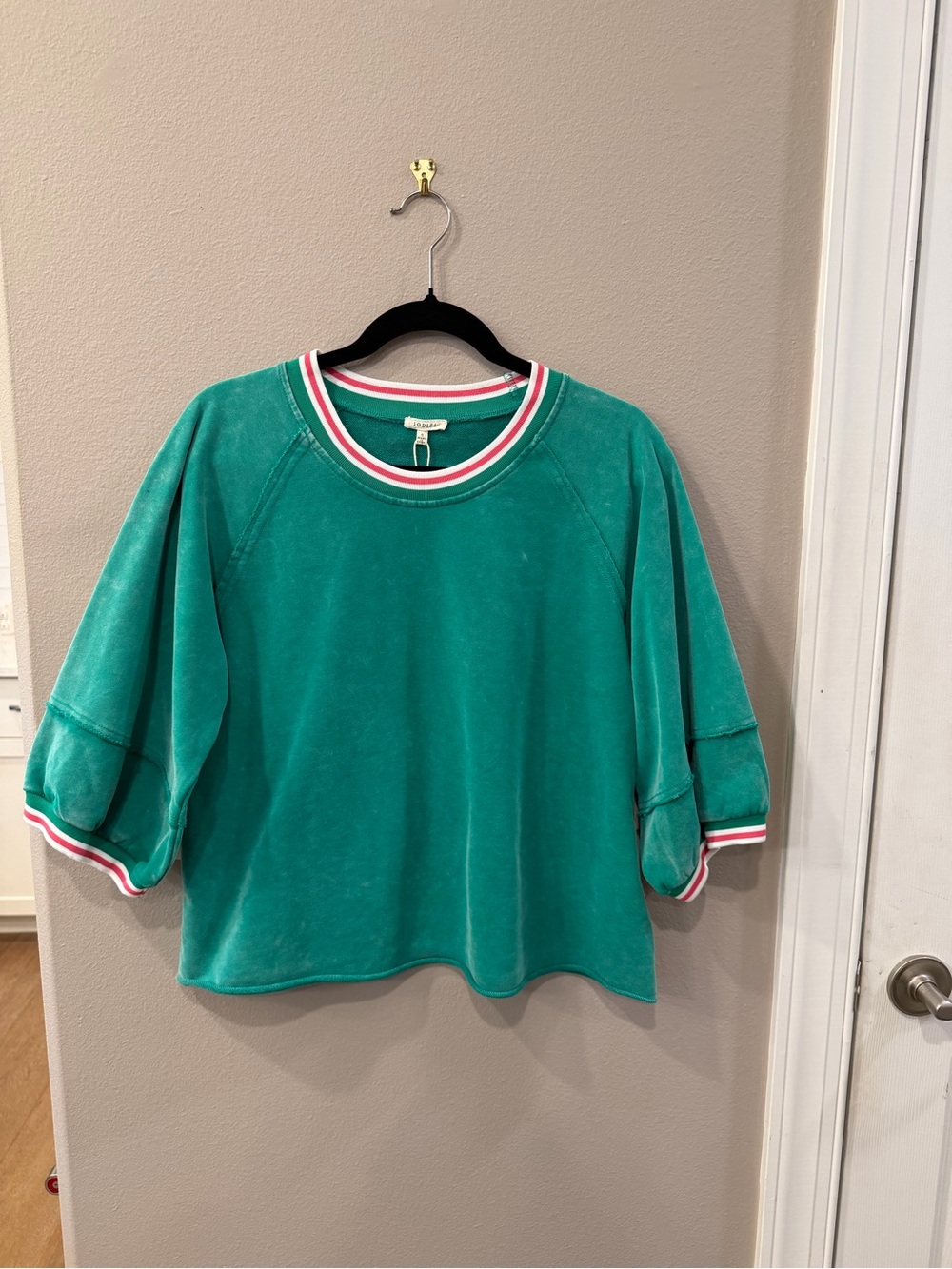 Jodifl Women’s Relaxed Emerald Green Pullover Top NWT Size S